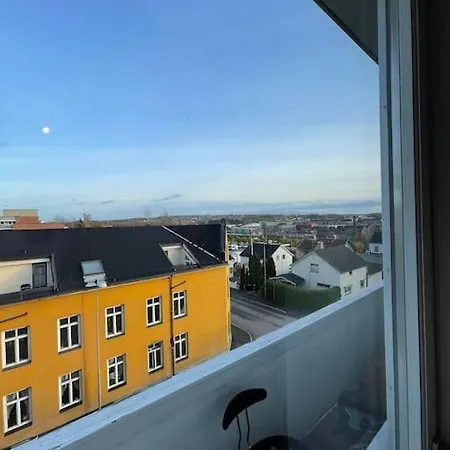Sentral Leilighet Til Utleie *